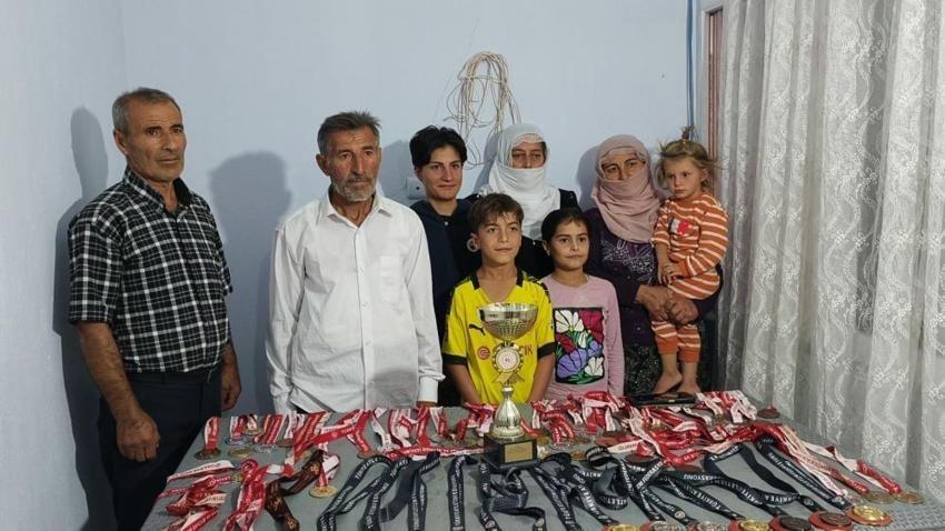 4 ayda 55 madalya kazandı: Köyde Berivan, pistlerde şampiyon oldu