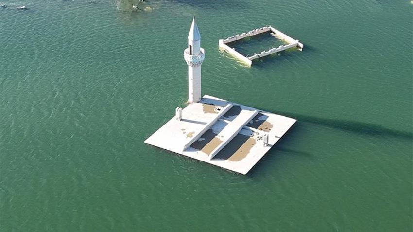 Kars’ta sular çekildi, eski köy gün yüzüne çıktı
