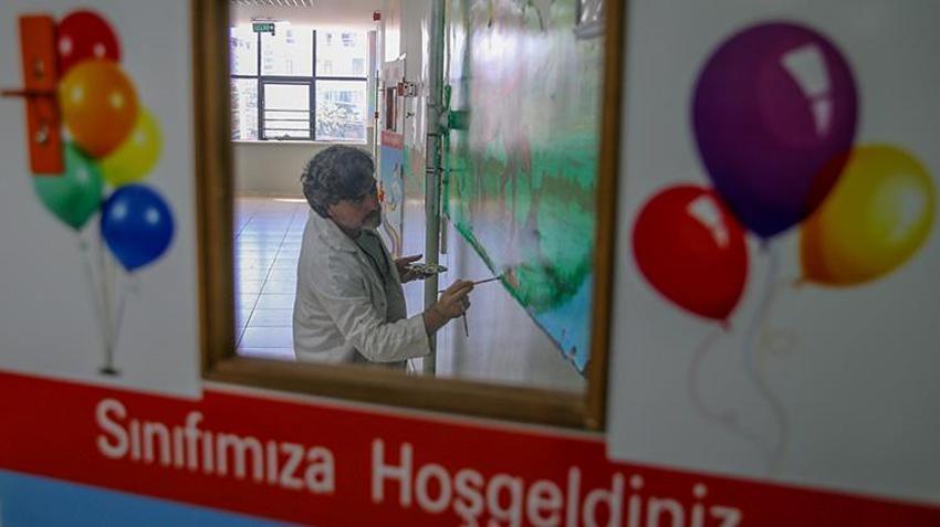 2 yılda yaptığı 60 eserler okulu baştan yarattı! Gören veliler nakil için sıraya girdi