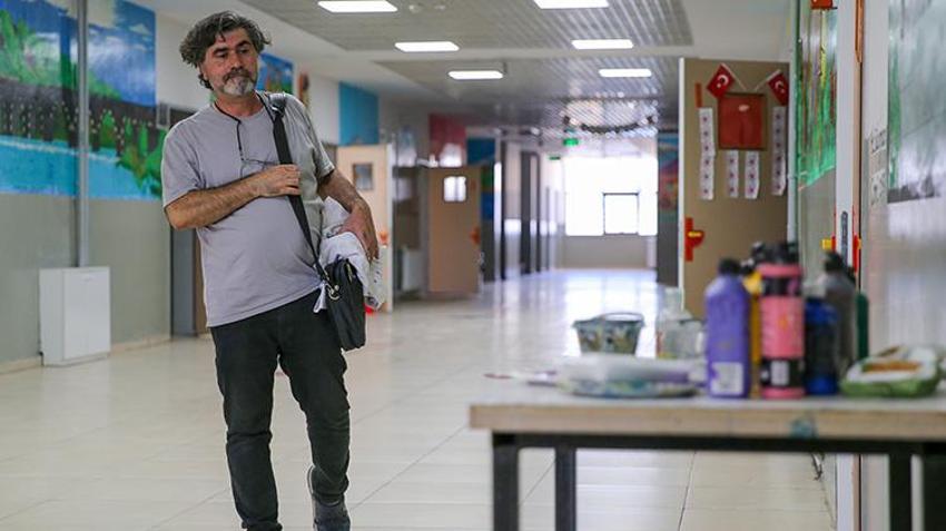 2 yılda yaptığı 60 eserler okulu baştan yarattı! Gören veliler nakil için sıraya girdi