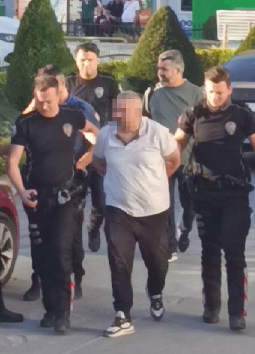 Kastamonu Belediye binasında korku dolu anlar! Silah ve kılıçla dehşeti yaşattı