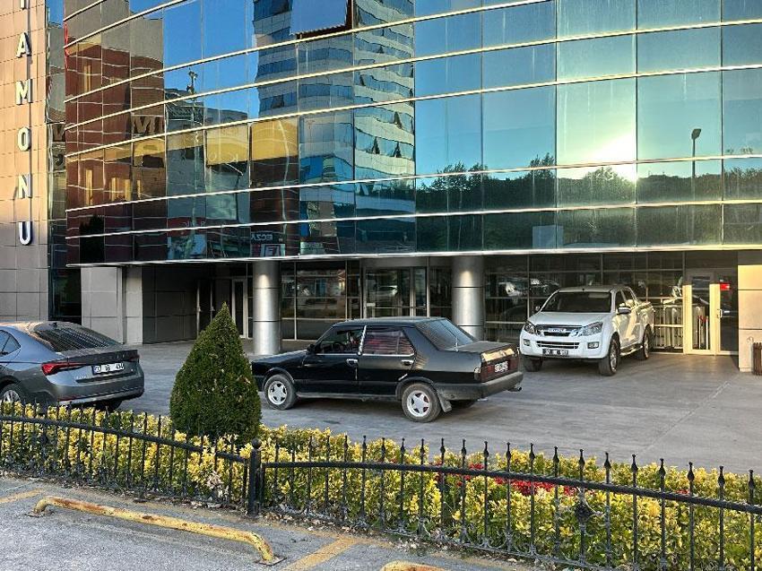 Kastamonu Belediye binasında korku dolu anlar! Silah ve kılıçla dehşeti yaşattı