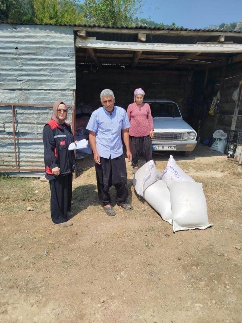 Adana'da yangın sonrası destek geldi: Hayvancılara 24 ton dağıtıldı