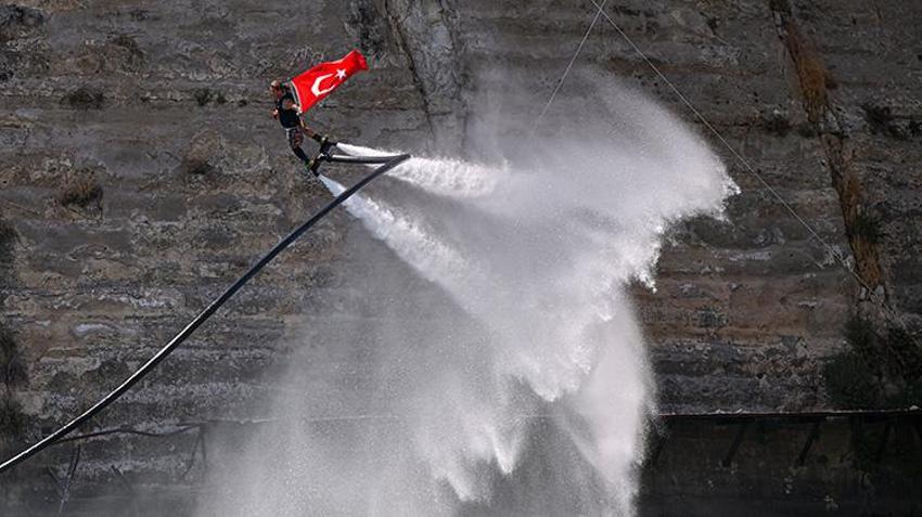 Gaziantep'te doğa ve spor buluştu: 7. Rumkale Su Sporları Festivali muhteşem gösterilerle devam ediyor
