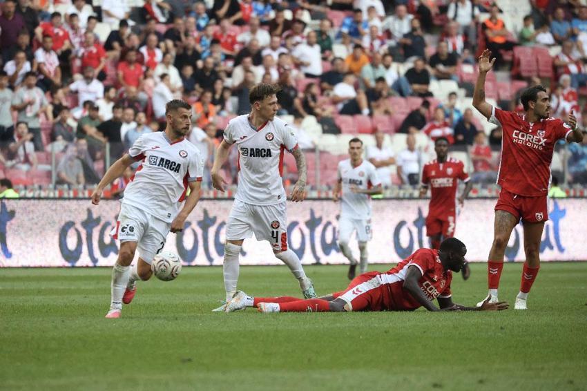 Samsunspor - Arca Çorum FK maçında yarım düzine gol vardı!
