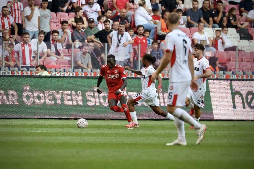 Samsunspor - Arca Çorum FK maçında yarım düzine gol vardı!