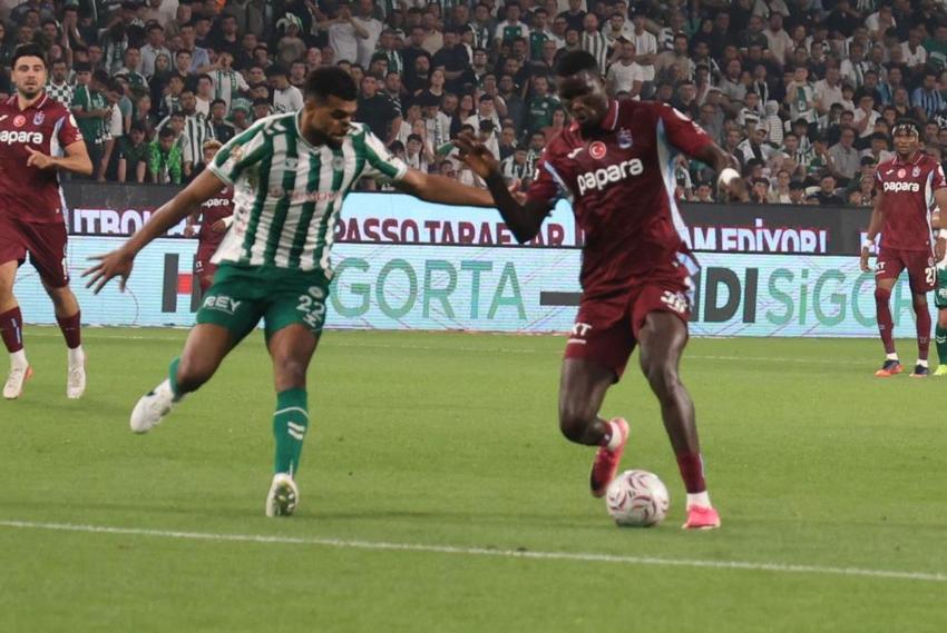 Konyaspor 7 maçlık mağlubiyet serisini Trabzonspor karşısında bitirdi
