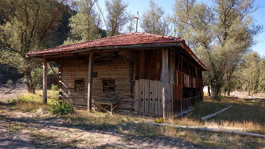 Çivisiz ahşap mimarinin 600 yıllık mirası: Tarihî Bayat Köyü Camii