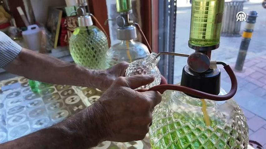 Formülünü sır gibi saklıyor! İstanbul'dan getirip Bolu'da üretiyor: Yok satıyor