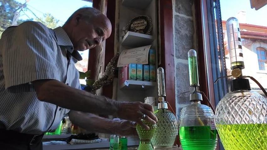 Formülünü sır gibi saklıyor! İstanbul'dan getirip Bolu'da üretiyor: Yok satıyor