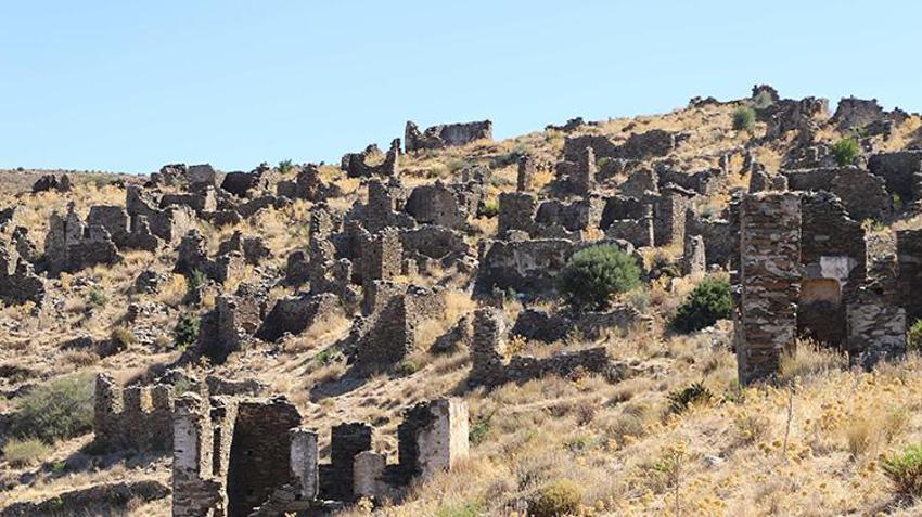 Nüfus mübadelesinde tamamen boşaltılmıştı: İzmir'de tarihin sessiz tanığı hayalet köy Sazak turizme kazandırılmayı bekliyor!