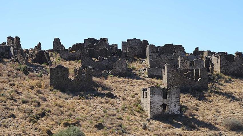 Nüfus mübadelesinde tamamen boşaltılmıştı: İzmir'de tarihin sessiz tanığı hayalet köy Sazak turizme kazandırılmayı bekliyor!