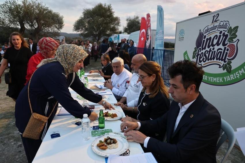 Nilüfer'de yüzde 30 ürün artışı ile 3 bin ton rekolte bekleniyor! Nilüfer'de incir şöleni renkli görüntülere sahne oldu