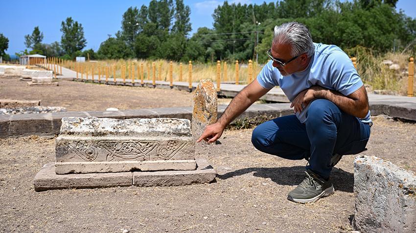 Van'ın köyünde yıllardır yanından geçiyorlardı, çevgan gerçeği şaşkına çevirdi