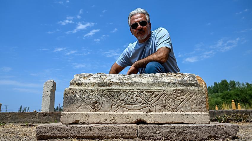 Van'ın köyünde yıllardır yanından geçiyorlardı, çevgan gerçeği şaşkına çevirdi