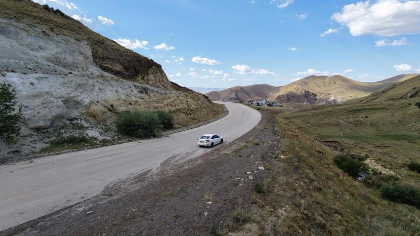 Erzurum'da yeni gizemli yol keşfedildi: Vitesi boşa alınan araç kendi kendine hızlanıyor!