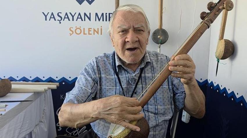 Kütahya'nın tek ustası! At kılı ve Hindistan cevizi kullanıyor: 60 yıldır tek başına üretiyor