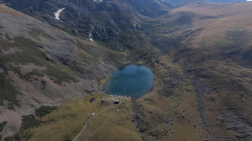 Karadeniz’in zirvesinde saklı cennet! Akın akın gidiyorlar: Gören bir daha gitmek istiyor
