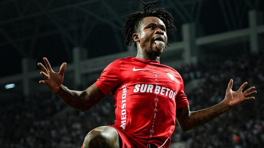 Amedspor'da Gift Orban durdurulamıyor! Zirveye çıktı, Osimhen'i yakaladı