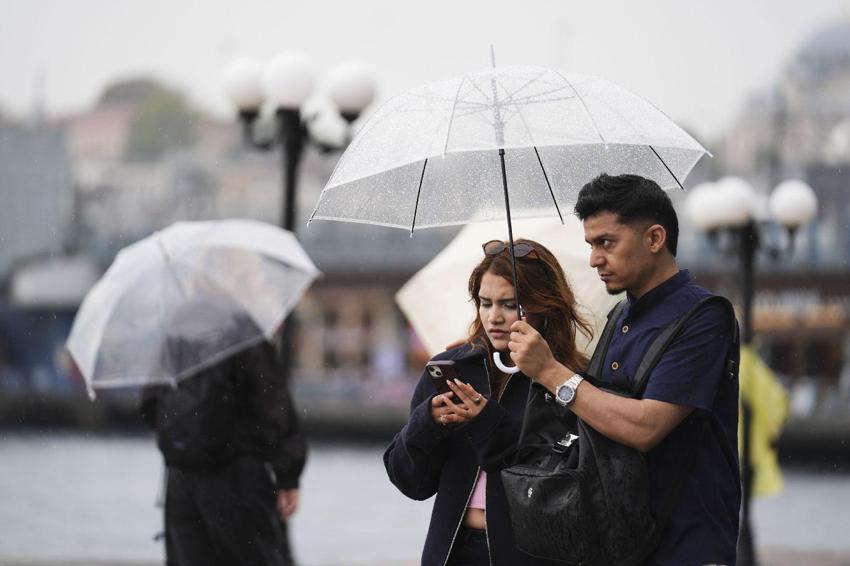 Hava sıcaklıkları düşüyor sağanak yağışlar geliyor! Meteoroloji son raporu açıklayarak uyardı