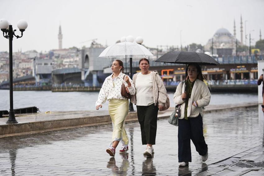 Hava sıcaklıkları düşüyor sağanak yağışlar geliyor! Meteoroloji son raporu açıklayarak uyardı