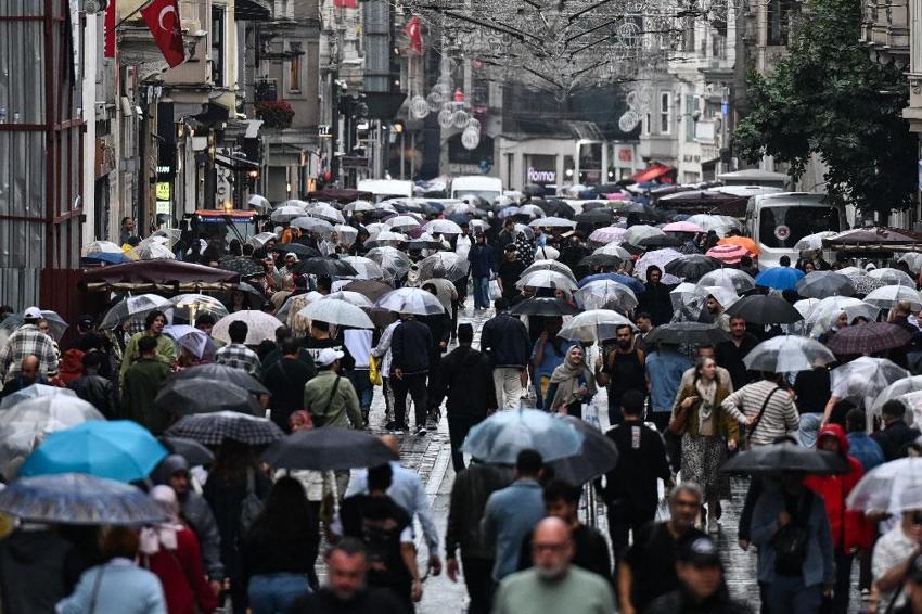 Hava sıcaklıkları düşüyor sağanak yağışlar geliyor! Meteoroloji son raporu açıklayarak uyardı