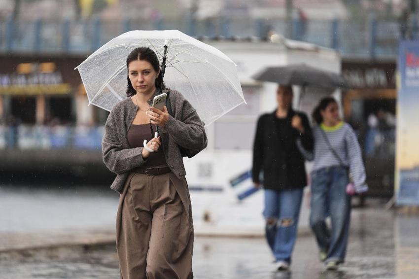 Hava sıcaklıkları düşüyor sağanak yağışlar geliyor! Meteoroloji son raporu açıklayarak uyardı