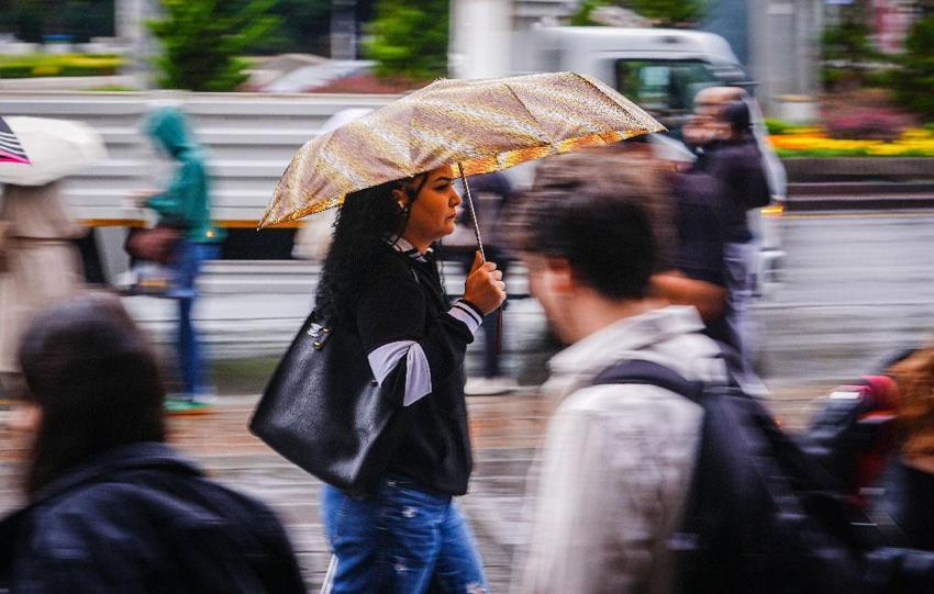 Hava sıcaklıkları düşüyor sağanak yağışlar geliyor! Meteoroloji son raporu açıklayarak uyardı