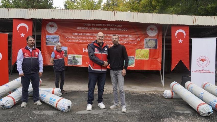Kastamonu'da örtü altı üretimde büyük destek: 5 Milyon TL bütçeyle 502 sera örtüsü dağıtıldı!