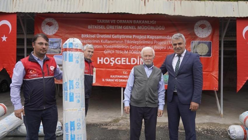 Kastamonu'da örtü altı üretimde büyük destek: 5 Milyon TL bütçeyle 502 sera örtüsü dağıtıldı!