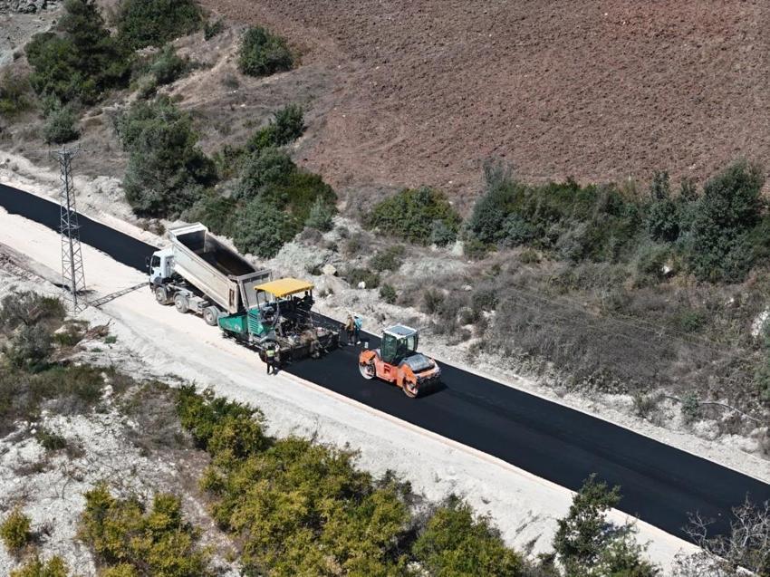 3 mahalleyi birbirine bağlıyor! Hatay’da o yol baştan sona yenileniyor