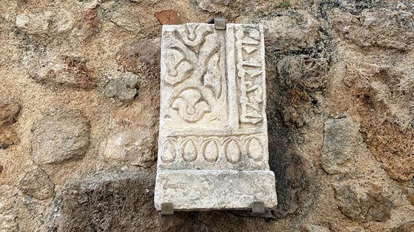 Osmanlı Padişahının eşinin mezarı Antalya'da ziyaretçi akınına uğruyor!