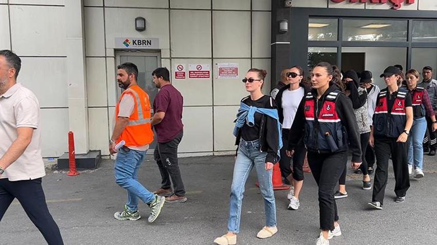 Ünlü isimlere uyuşturucu soruşturması: Hasan Şaş, Aras Bulut İynemli ve Afra Saraçoğlu'nun da aralarında olduğu 24 kişiye gözaltı kararı!