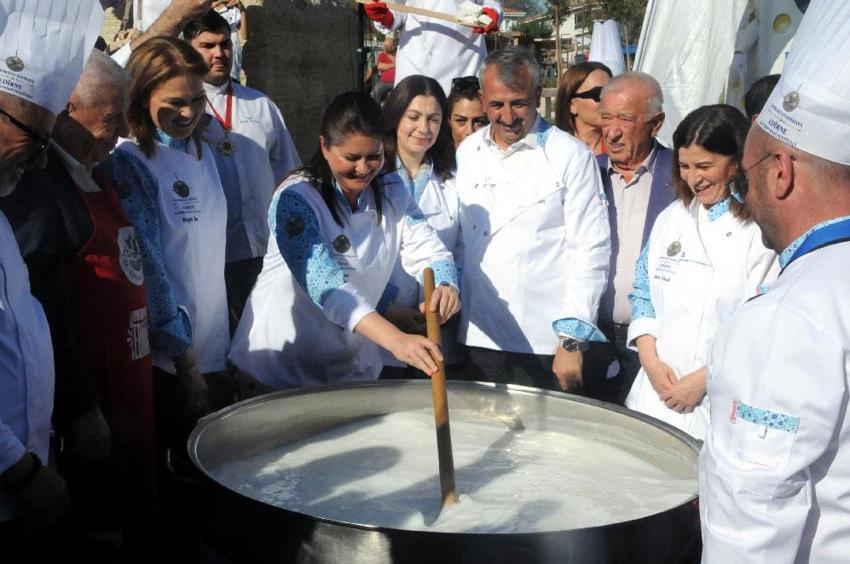 Topraktan Sofraya 3’üncü Edirne Gastronomi Festivali kortej yürüyüşü ve peynir tadımıyla başladı