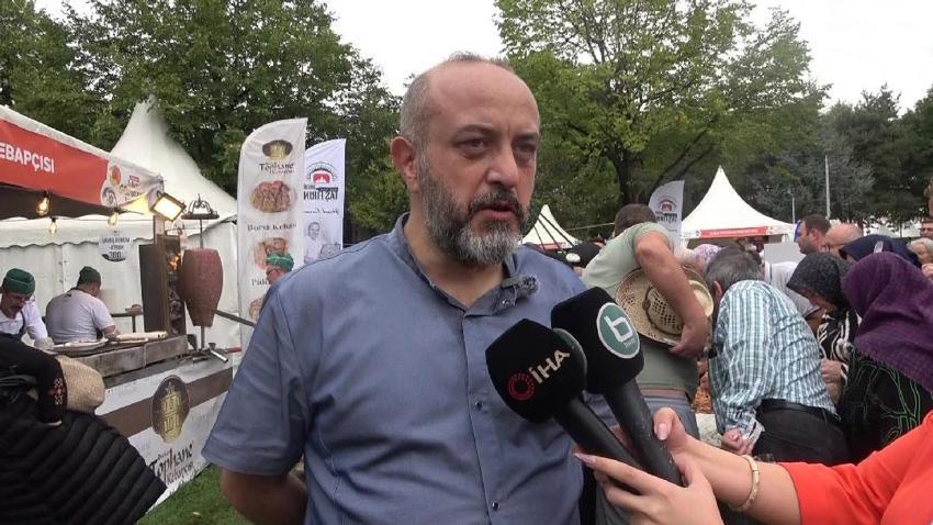 Gastronomi Festivali'nde üç metrelik tabakta Bursa kebabı ikramı