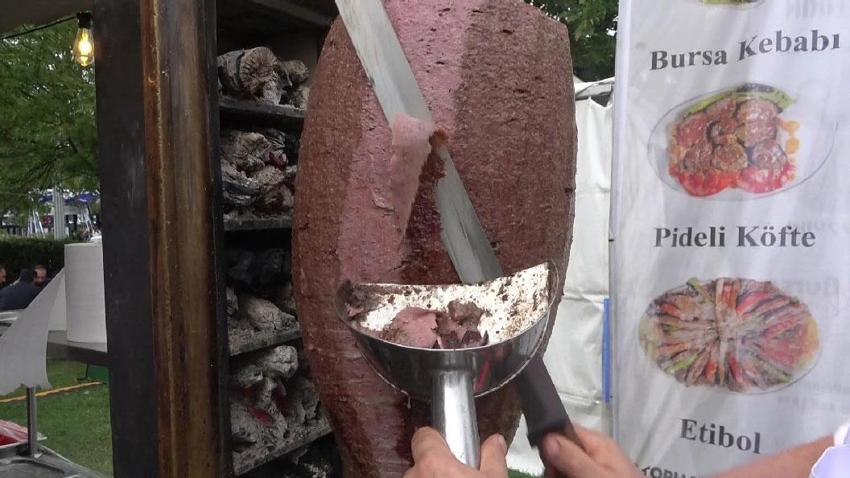 Gastronomi Festivali'nde üç metrelik tabakta Bursa kebabı ikramı