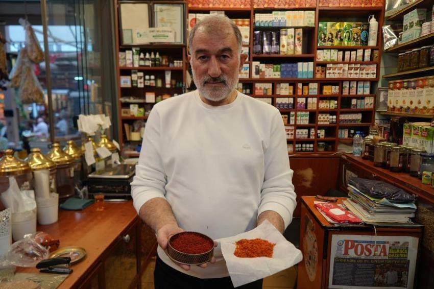 Kilosu 900 bin lira! 150 bin çiçekten gram gram toplanıyor: Gerçeğini anlamak için suya atmak yetiyor