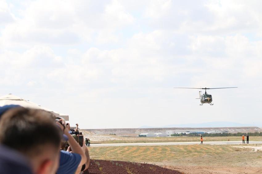 Eskişehir'de Türkiye'nin en büyük hava gösterisi nefes kesti: Türk havacılık tarihinin simge uçaklarının replikaları gökyüzüyle buluştu!