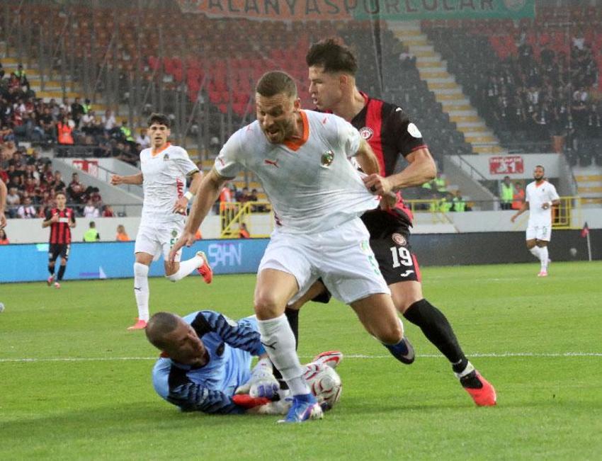 Çorum FK - Corendon Alanyaspor maçında 3 puan 2 golle geldi