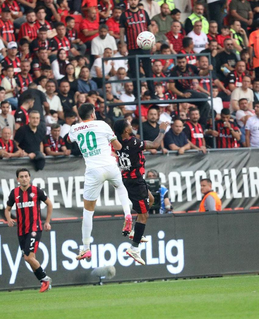 Çorum FK - Corendon Alanyaspor maçında 3 puan 2 golle geldi