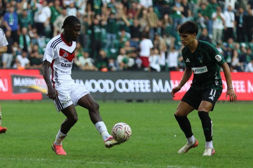 Kocaelispor - Gaziantep FK maçında galibiyet 56’ncı ve 76’ncı dakikalardaki gollerle geldi