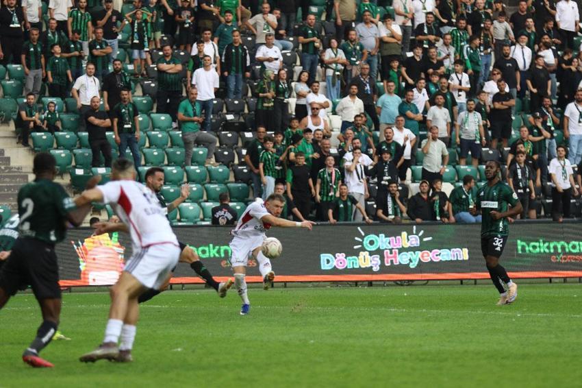 Kocaelispor - Gaziantep FK maçında galibiyet 56’ncı ve 76’ncı dakikalardaki gollerle geldi