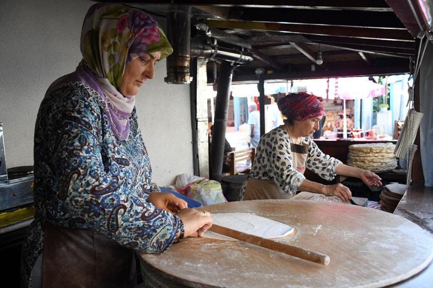 Akçakoca'da manav mutfağının coğrafi işaretli asırlık lezzeti kadın dayanışmasıyla yaşatılıyor