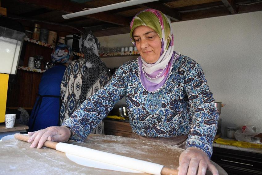 Akçakoca'da manav mutfağının coğrafi işaretli asırlık lezzeti kadın dayanışmasıyla yaşatılıyor