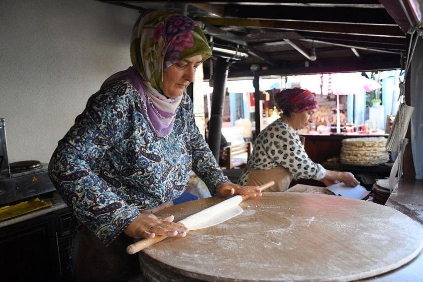 Akçakoca'da manav mutfağının coğrafi işaretli asırlık lezzeti kadın dayanışmasıyla yaşatılıyor