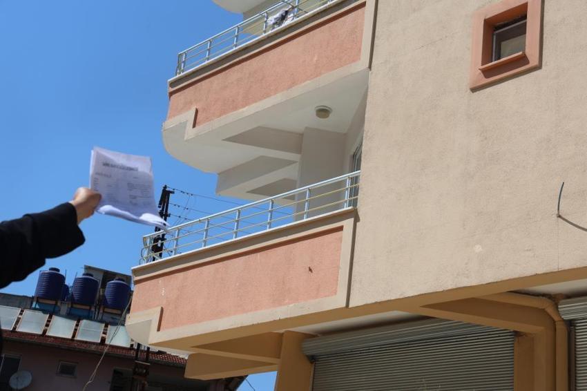 Hatay'da kadının ev alma hayali iki kez yarıda kaldı! Biber temizleyerek yaptığı birikim böyle yok oldu