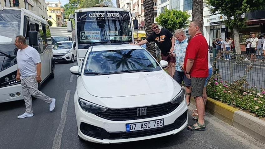 Antalya'da turistler haklılığını ispat edemedi: Vatandaşlar destek oldu