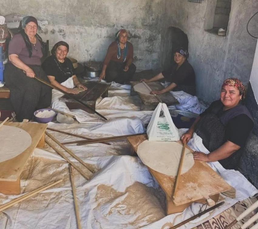 Kış hazırlığı Kahramanmaraş'ta kendini gösterdi: Her mahallede kadınların elinde hayat buluyor
