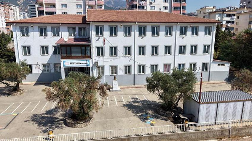 Kahramanmaraş'ta 10 kişinin saldırı sonucu hayatını kaybettiği okul binası hakkında karar verildi