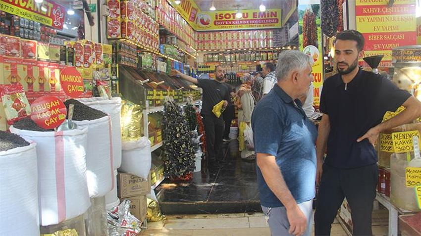 Fiyatı iki katına çıktı, evde yapmak tarih oldu! Vatandaş poşet poşet aldı, yurt dışına götüren bile var